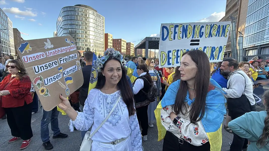 Ukrainians Celebrate Independence Day with Protest in Berlin
