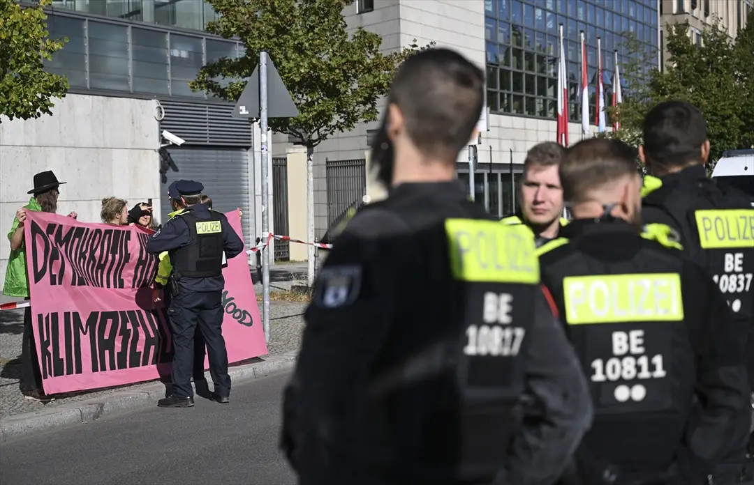 Protest at CDU Headquarters: Climate and AfD Demonstration