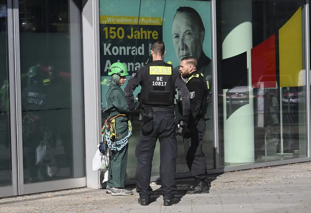 Protest at CDU Headquarters: Climate and AfD Demonstration