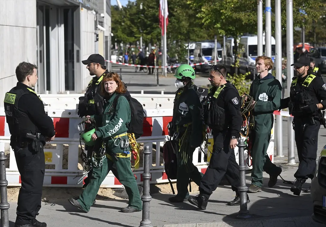 Protest at CDU Headquarters: Climate and AfD Demonstration