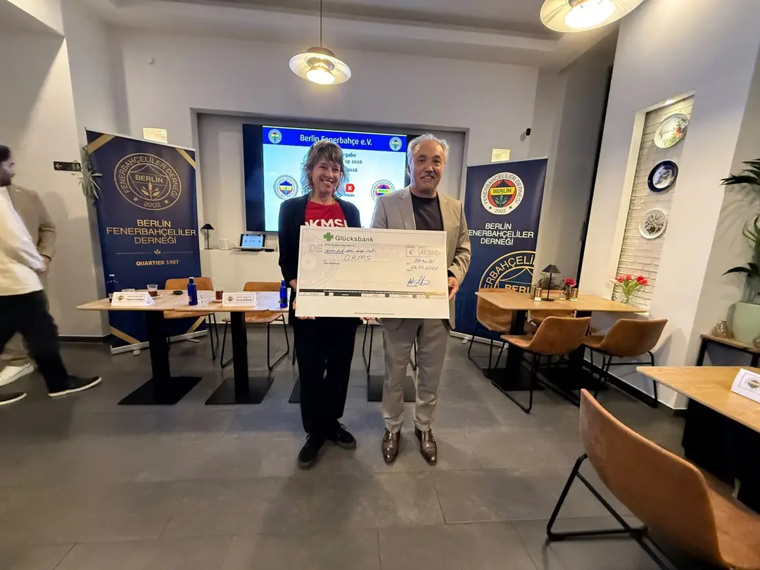 Fenerbahçe Berlin’den DKMS’ye 15 bin 320 Euro bağış