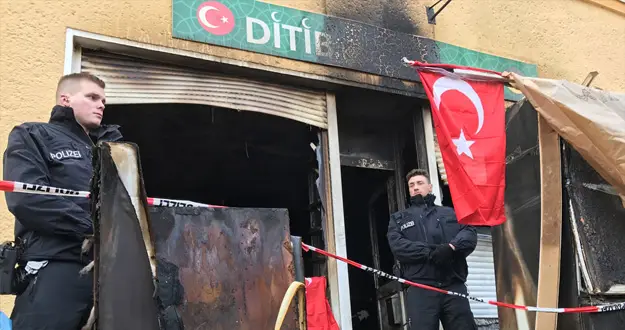 Almanya'nın başkenti Berlin'de camiye saldırı