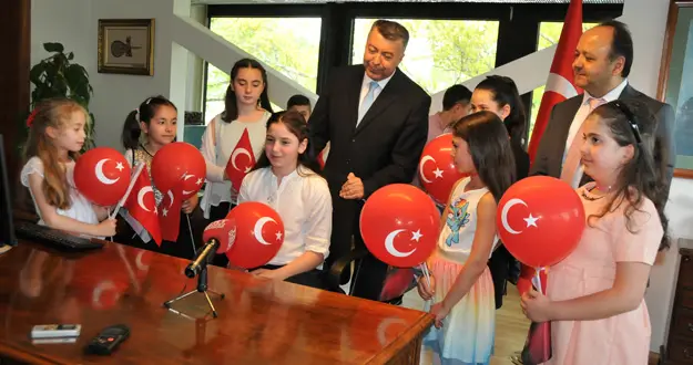 Berlin`de 23 Nisan Ulusal Egemenlik ve Çocuk Bayramı kutlandı