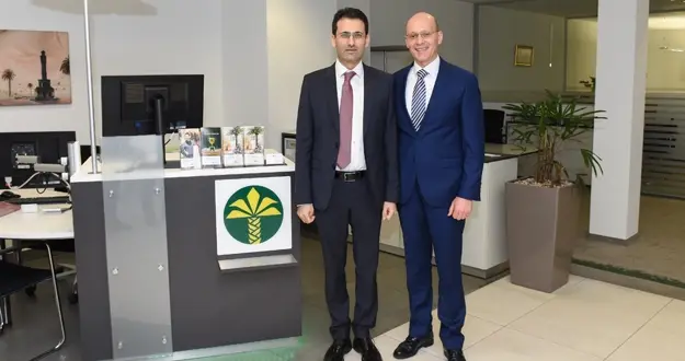 BaşkonsolosArslan KT Bank Mannheim Şubesi’ni ziyaret etti