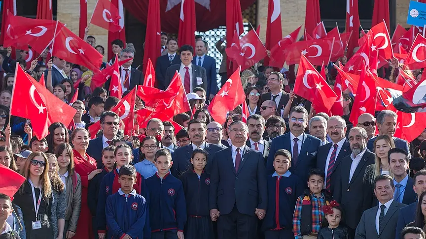 23 Nisan coşkuyla kutlanıyor