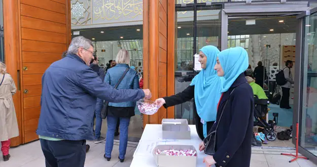 Erdoğan'ın açtığı camiye Almanlardan yoğun ilgi