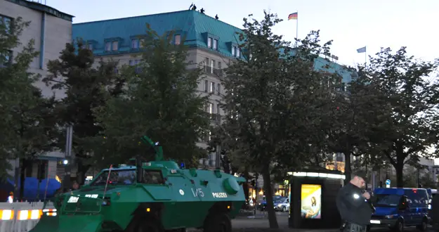 Berlin`de trafik tıkandı, yaşam zorlaştı