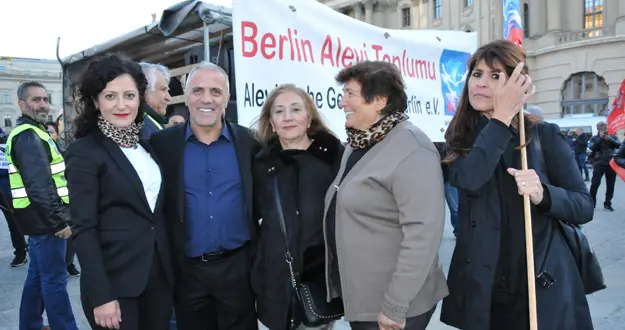 Berlin Alevi Toplumu Erdoğan’ı protesto etti