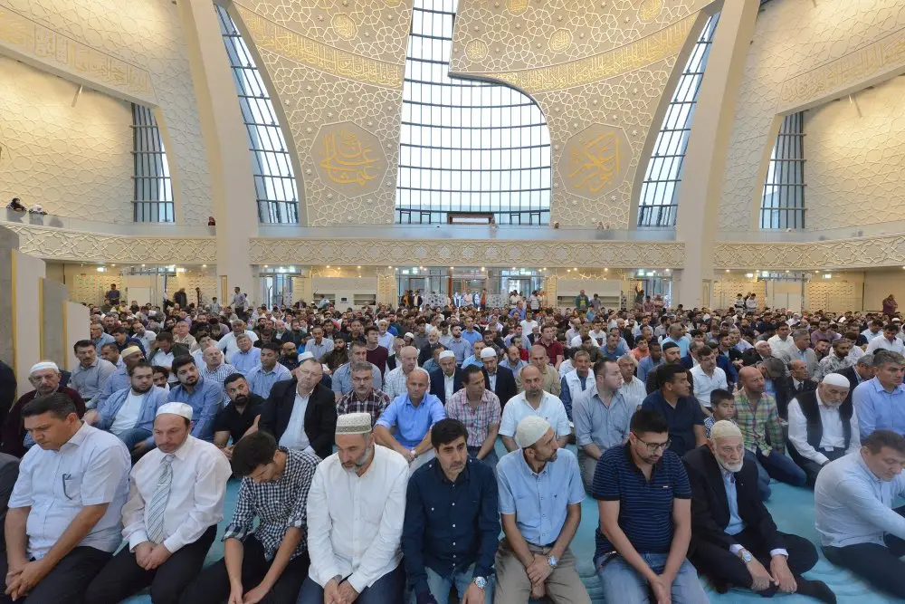Köln DİTİB Merkez Camii’nde kurban bayramı coşkusu