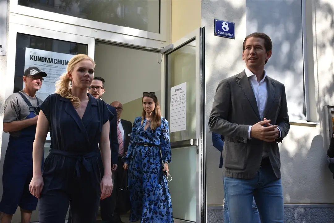 Avusturya'da seçimi sağcı Sebastian Kurz kazandı