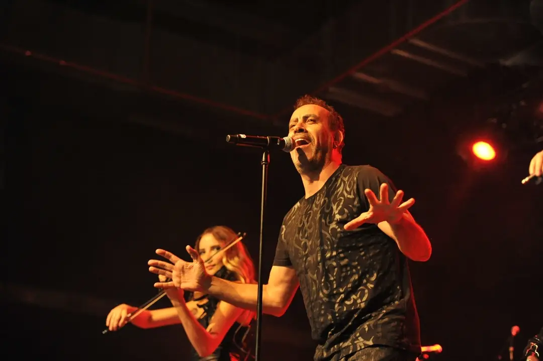 Almanya'da Haluk Levent konserine yoğun ilgi