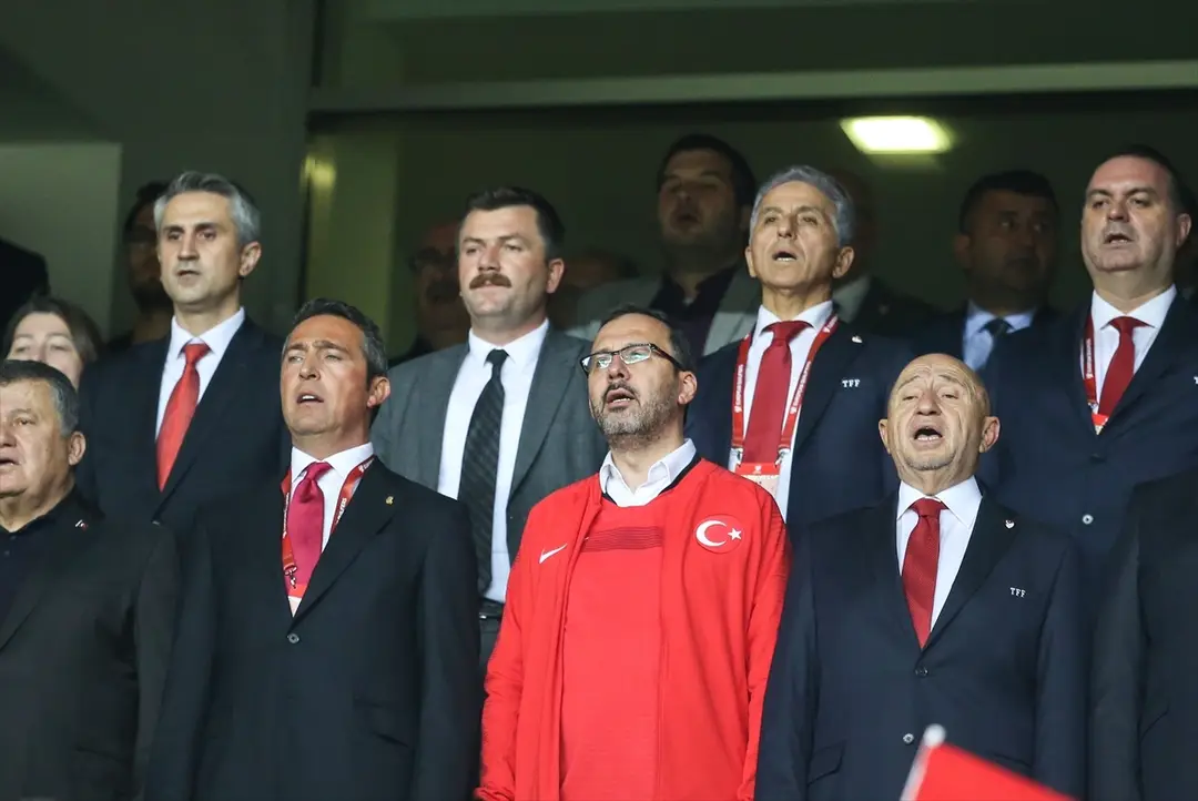 A Milli Futbol Takımı liderliğini sürdürdü