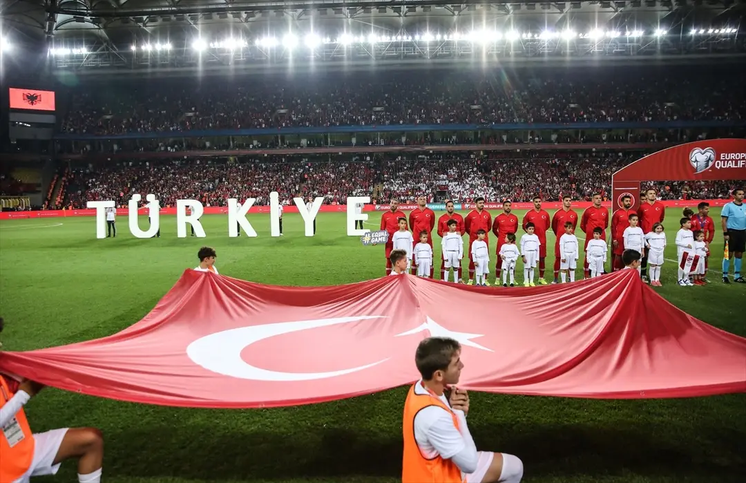 A Milli Futbol Takımı liderliğini sürdürdü