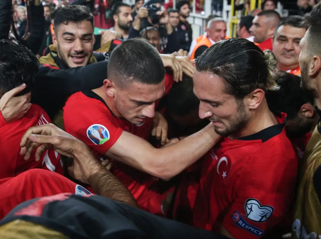 A Milli Futbol Takımı liderliğini sürdürdü