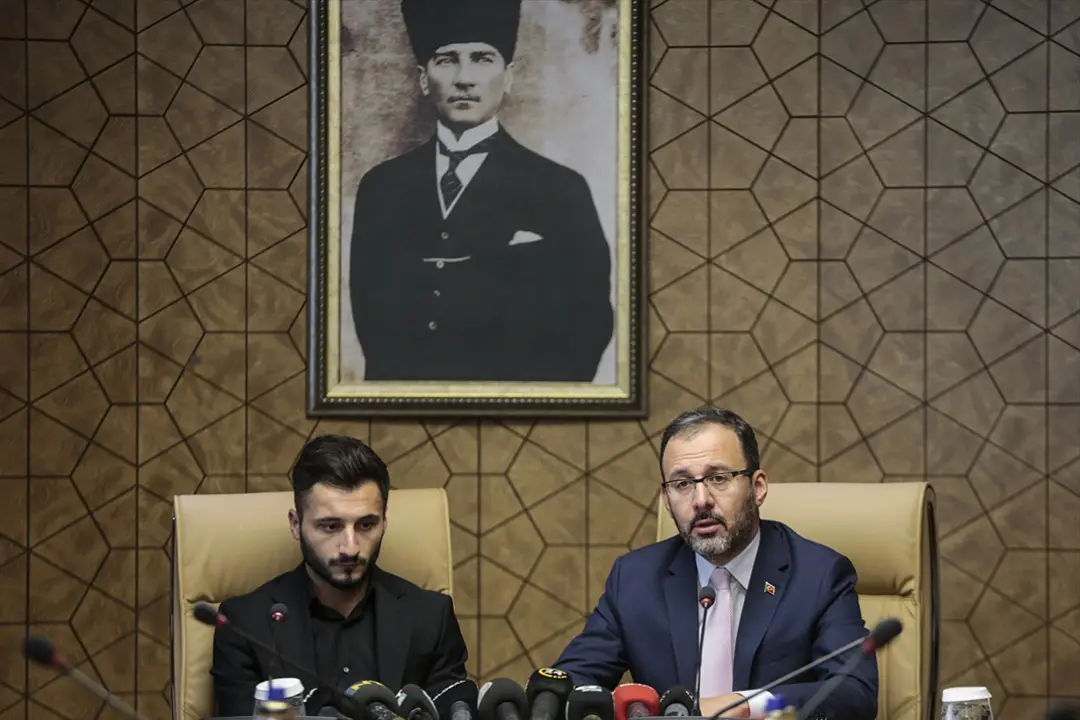 Bakan Kasapoğlu, Enver Cenk Şahin'i kabul etti