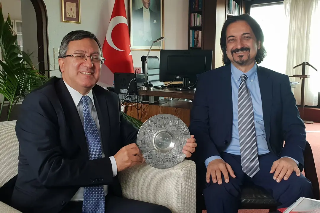 Başkonsolos Serdar Deniz’e ziyaretçi akını