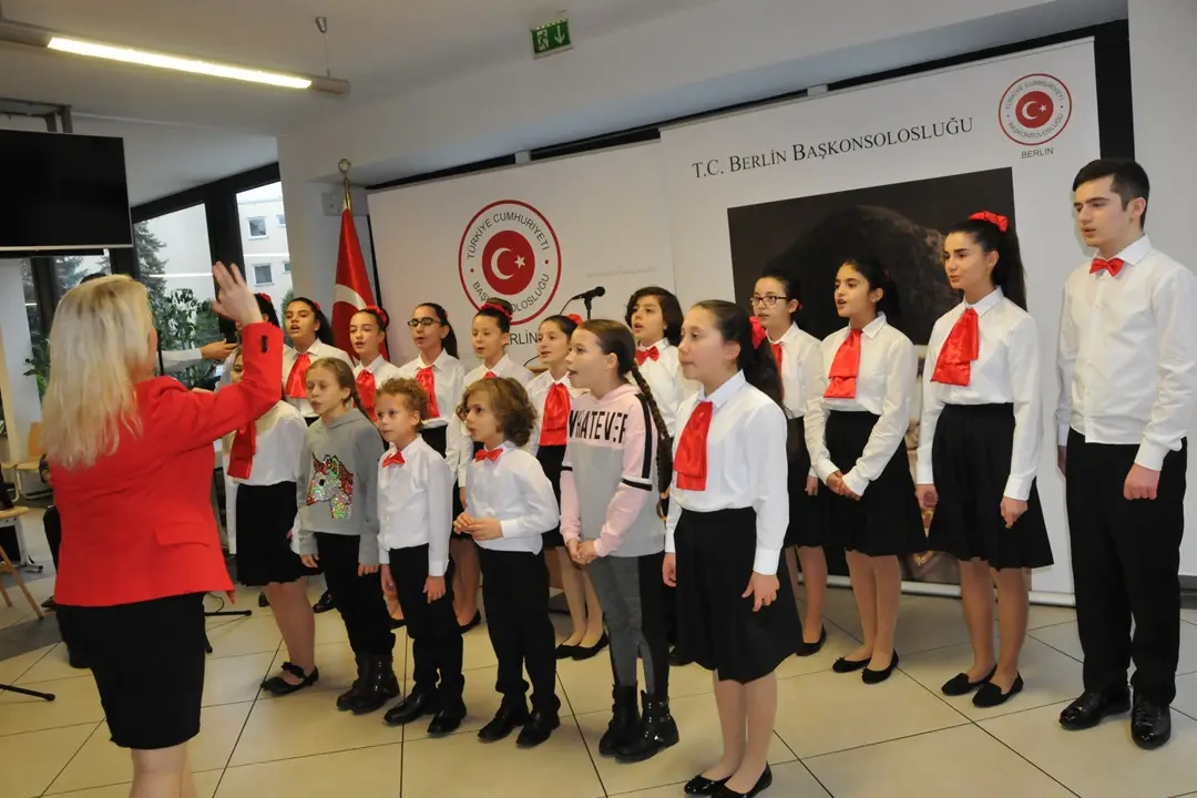Berlin 'de 24 Kasım Öğretmenler Günü kutlandı