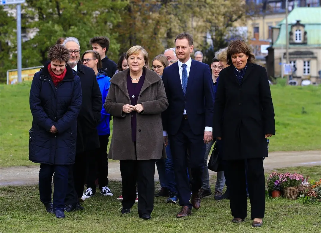 Merkel'den NSU kurbanları anıt parkına ziyaret