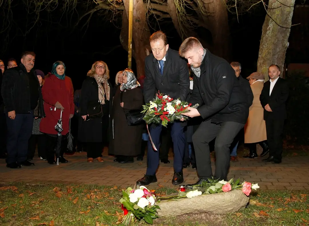 Almanya'da Mölln faciasının 27. yılı anıldı