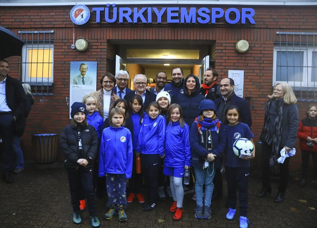 Almanya Futbol Federasyonundan ırkçılığa taviz yok