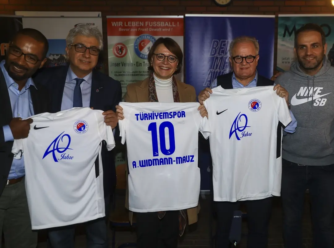 Almanya Futbol Federasyonundan ırkçılığa taviz yok