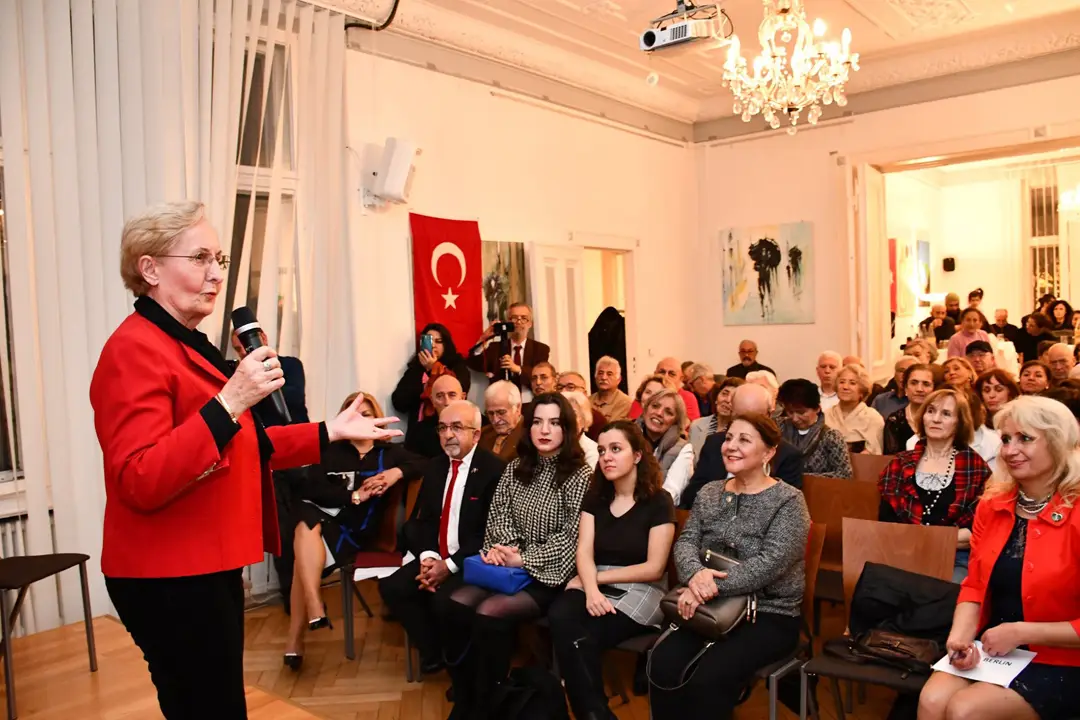 Berlin 'de 24 Kasım Öğretmenler Günü kutlandı