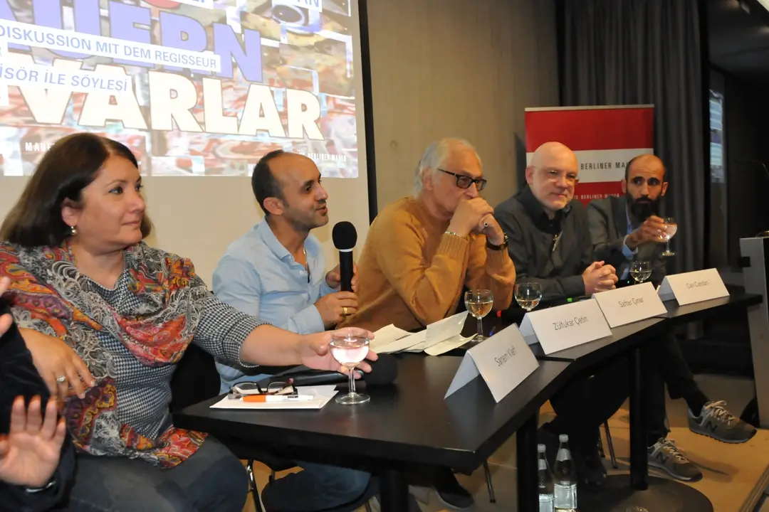 Berlin Duvarı`nın Belgesel film gösterimi