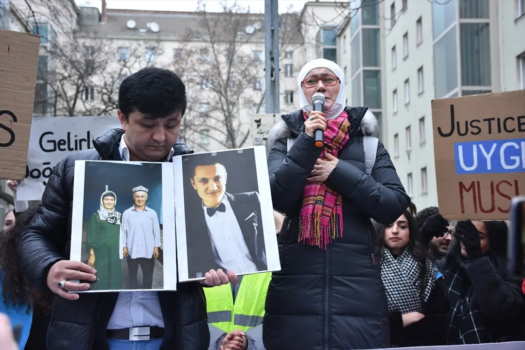 Avusturya’da Çin’in Uygur Türklerine yönelik hak ihlalleri protesto edildi