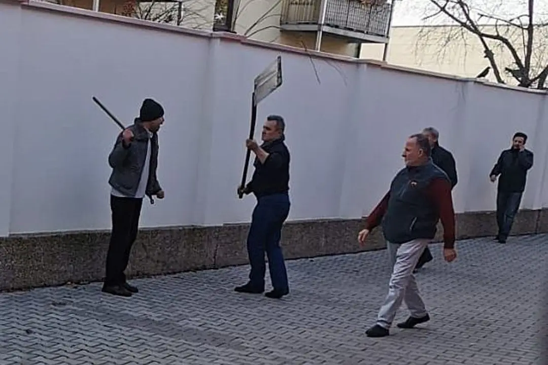 Türk Toplumu: Güvenli bir şekilde ibadet etmek istiyoruz