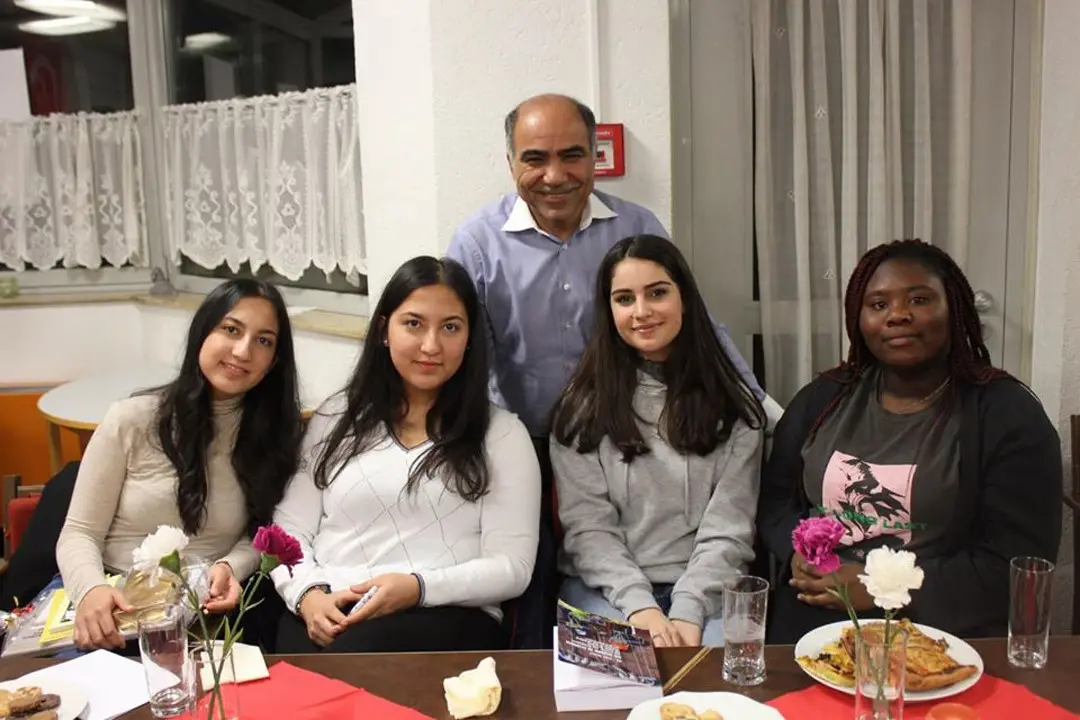 Genç Yazarlara Büyük Moral Desteği