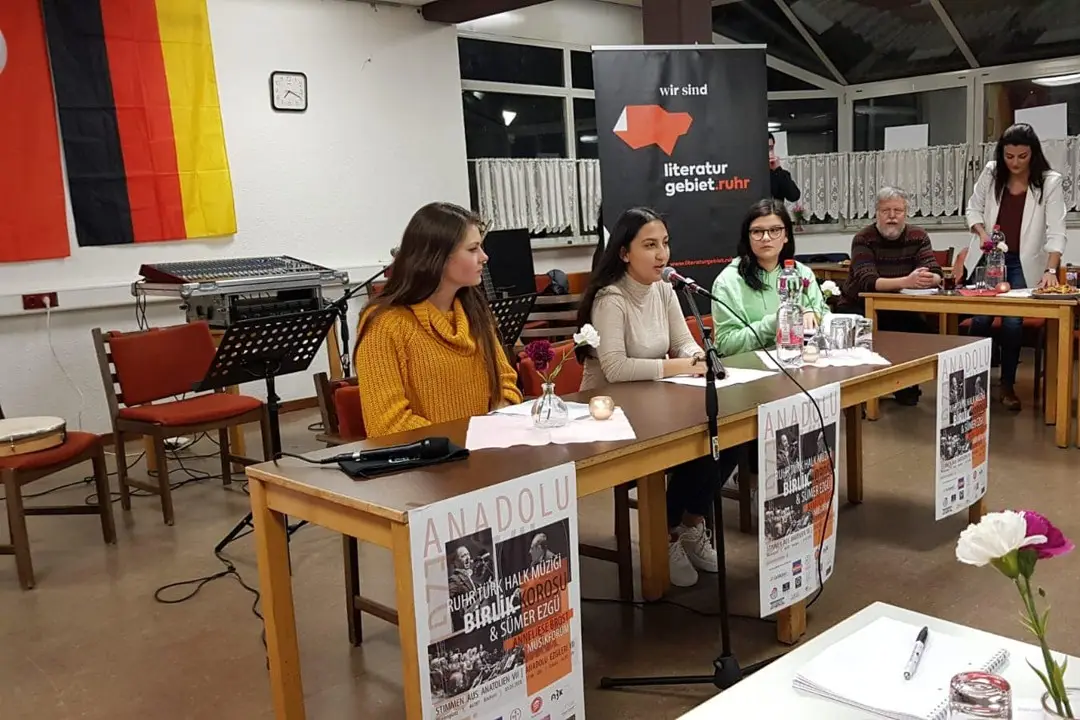 Genç Yazarlara Büyük Moral Desteği