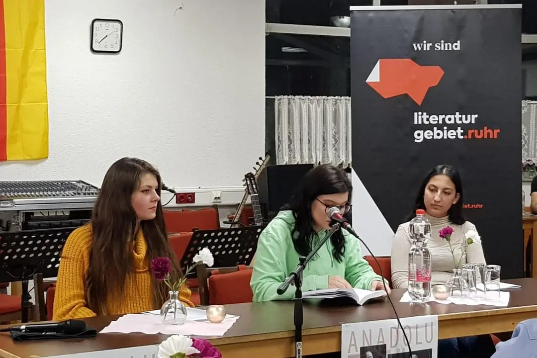 Genç Yazarlara Büyük Moral Desteği