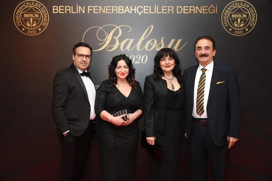 Berlin Fenerbahçeliler Derneği'nin Balosu`na Sıla damga vurdu