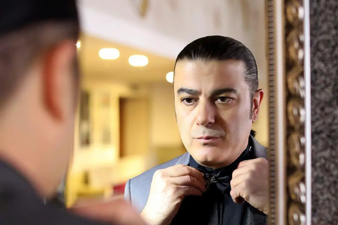 Bir ayağı Avrupa’da, bir ayağı Türkiye’de