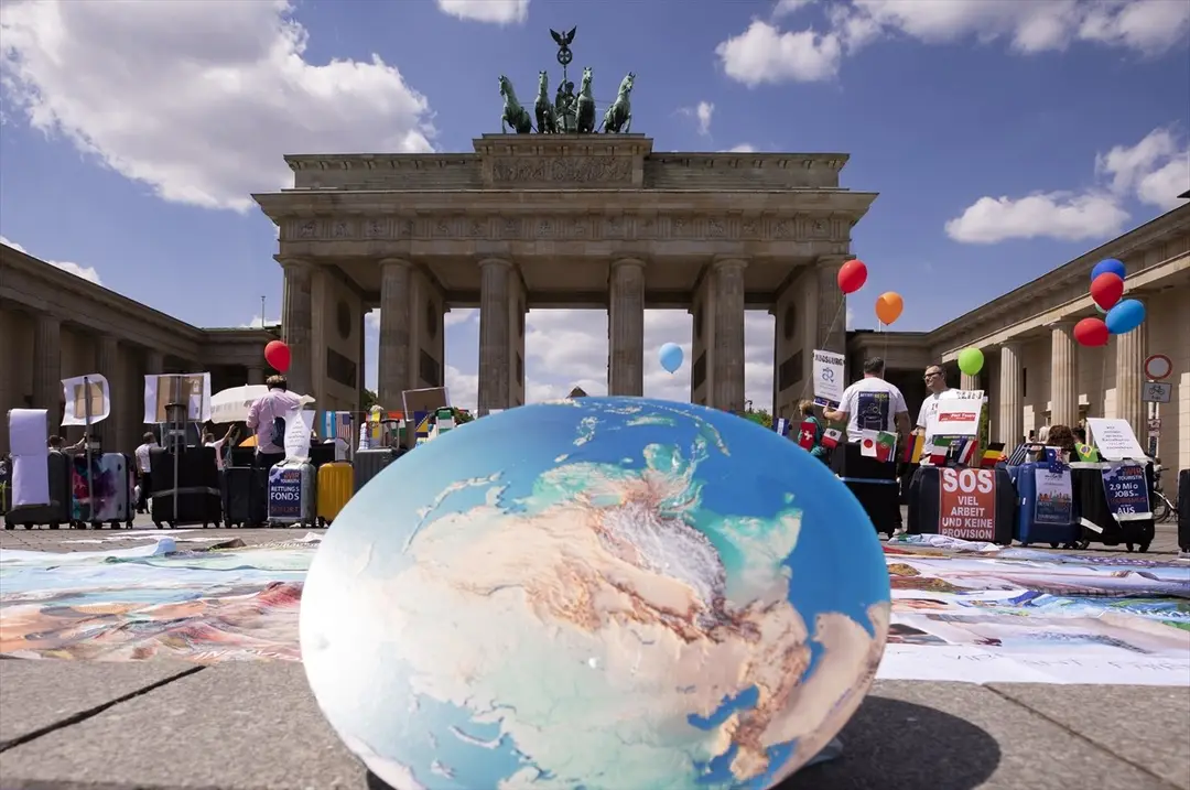 Berlin’de turizmciler sokaklara indi