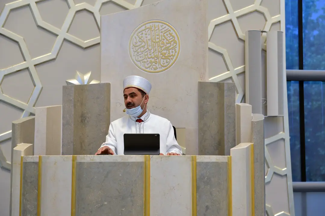 Almanya`da koronavirüs sonrası ilk bayram namazı kılındı