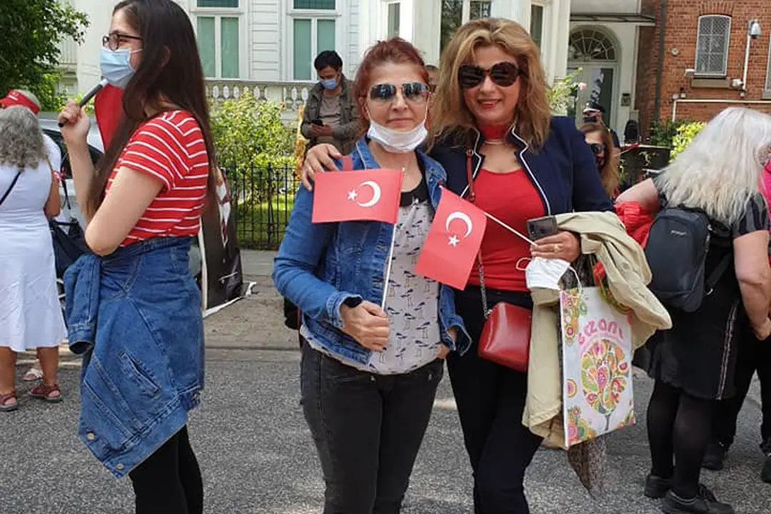HAMBURG'DA ÇOŞKULU 30 AĞUSTOS KUTLAMASI