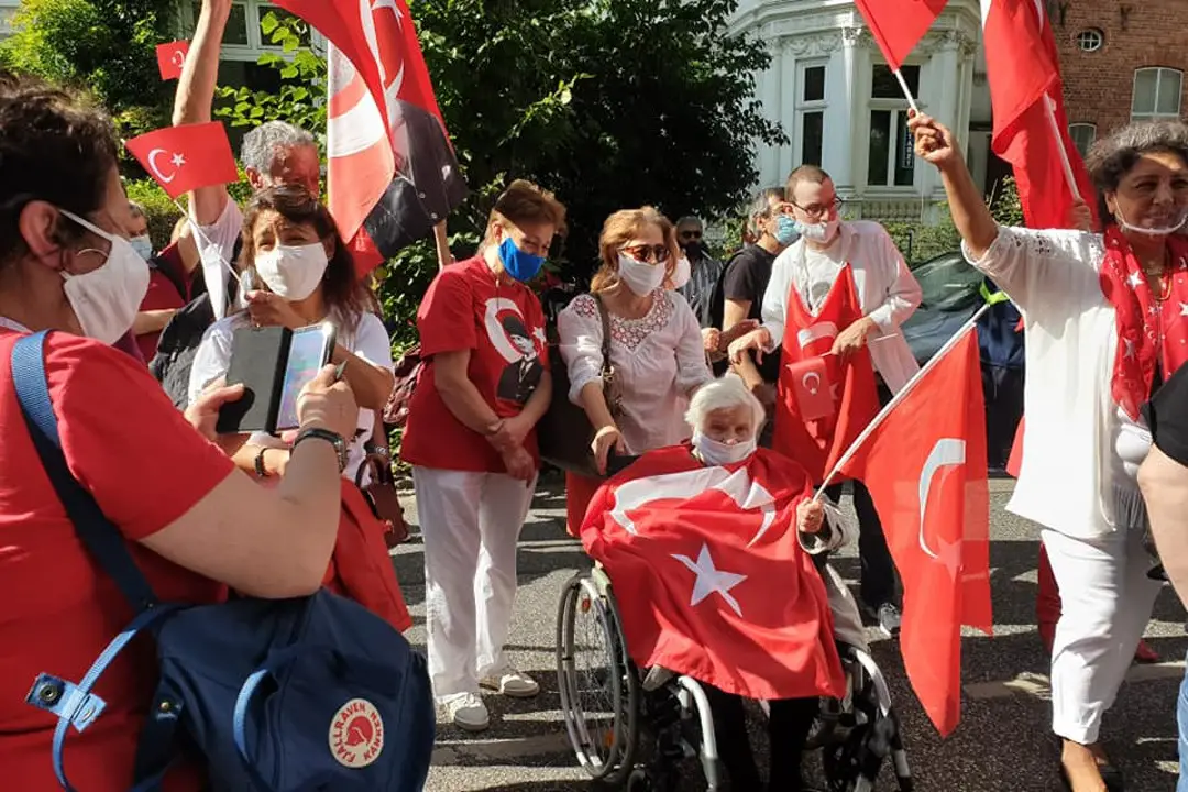 HAMBURG'DA ÇOŞKULU 30 AĞUSTOS KUTLAMASI