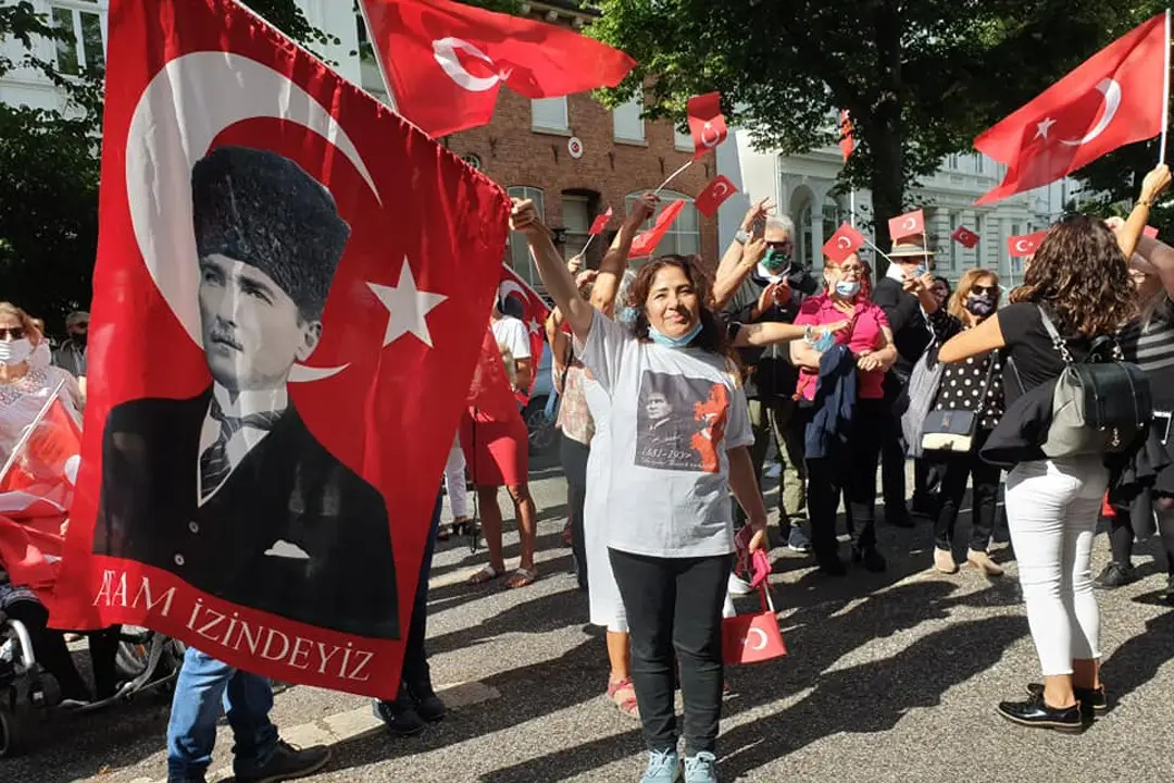 HAMBURG'DA ÇOŞKULU 30 AĞUSTOS KUTLAMASI