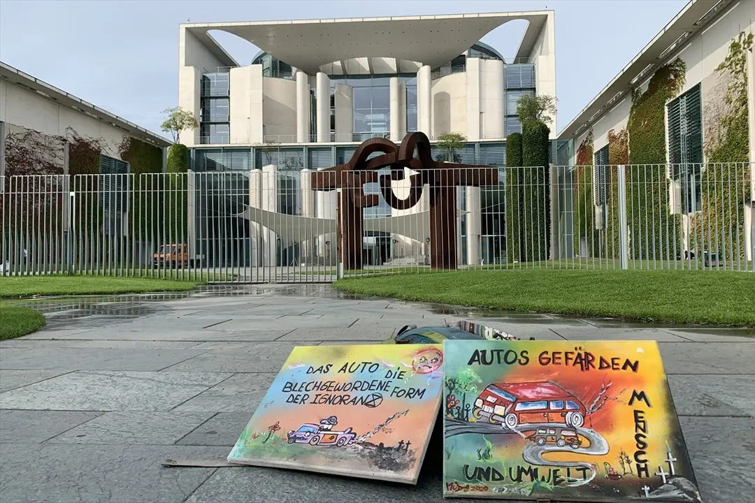 Almanya’da çevreciler ulaşım politikalarının çevre dostu olması için gösteri düzenledi