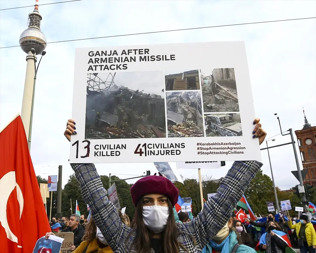 Berlin’de Azerbaycan’a destek gösterisi düzenlendi