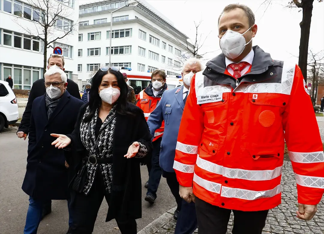 Berlin'de Kovid-19 için ilk aşı merkezi faaliyete geçti