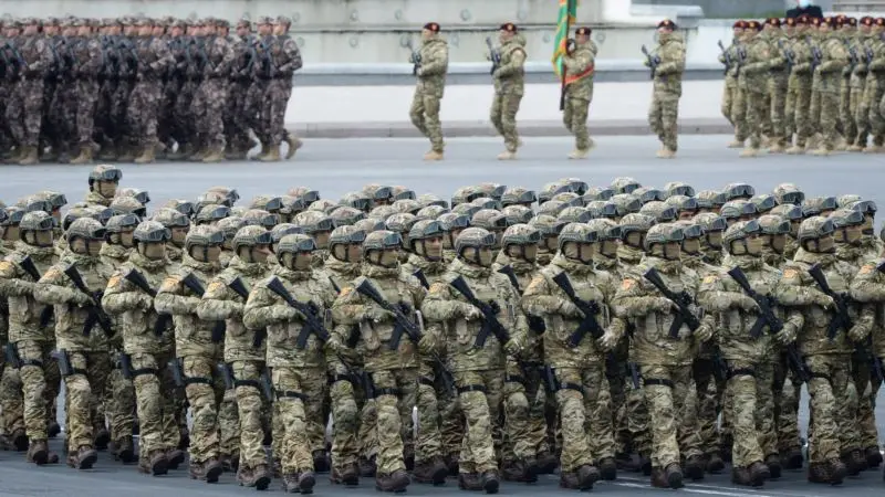 Azerbaycan'da Dağlık Karabağ Zaferi Askeri Geçitle Kutlandı