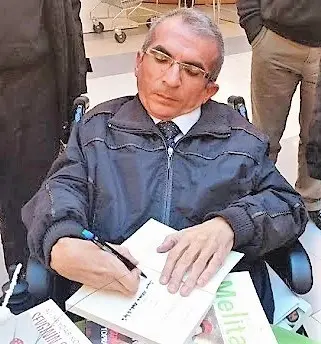 Engelleri Aşarak Üniversiteyi Bitirdi ve 5 Kitap Yazdı