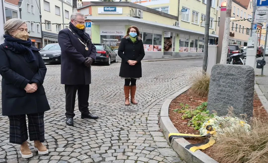 Schwandorf kurbanlarına iki minik anma töreni