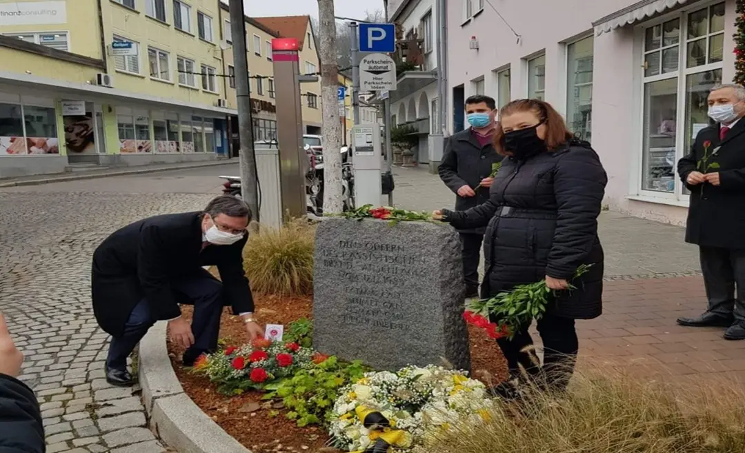 Schwandorf kurbanlarına iki minik anma töreni