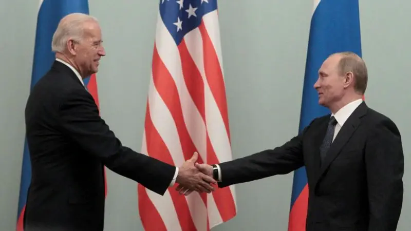 Biden ile Putin İlk Kez Telefonda Görüştü