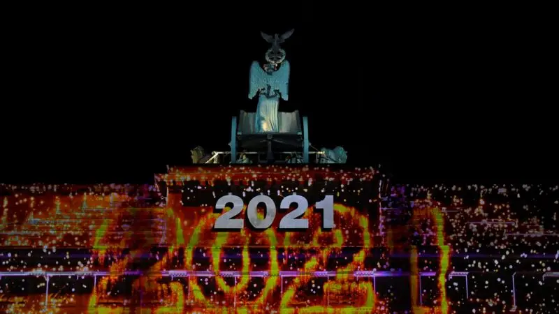 Pandemi Yorgunu Dünya 2021'e Girdi