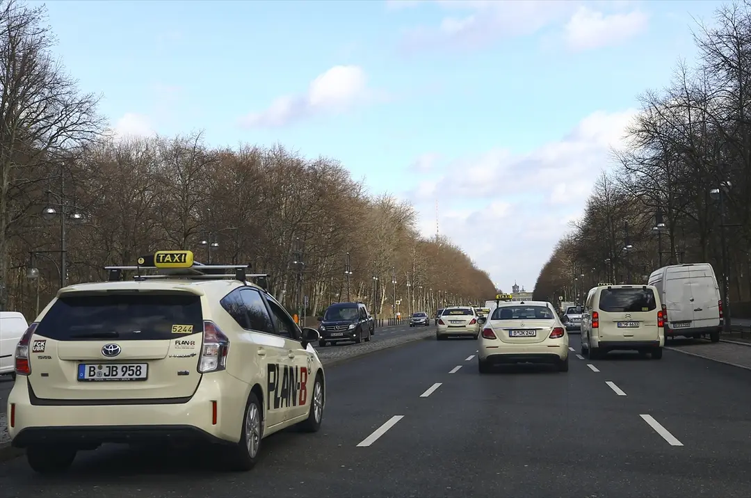 Berlin'de taksiciler Yolcu Taşıma Yasası'nda değişikliği protesto etti