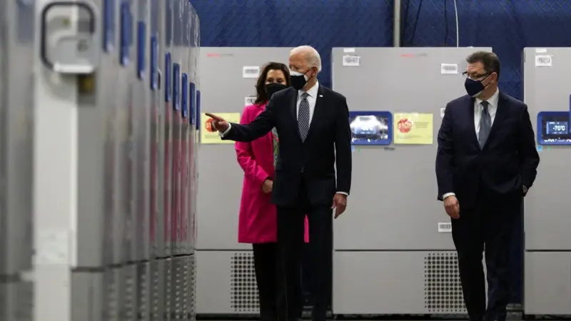 Biden Pfizer’in Aşı Fabrikasını Ziyaret Etti